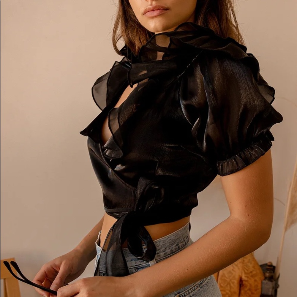 Lulu’s Black Puff Sleeve Cropped Wrap Top